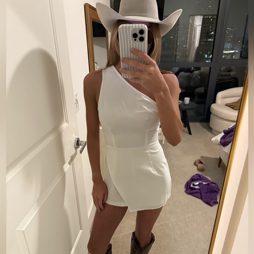 Superdown White One-Shoulder Mini Dress